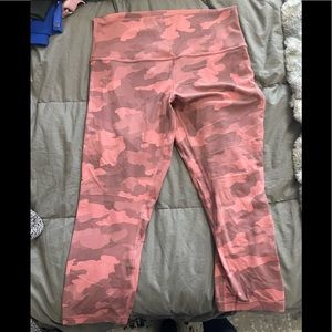 Lululemon capri pink pants
